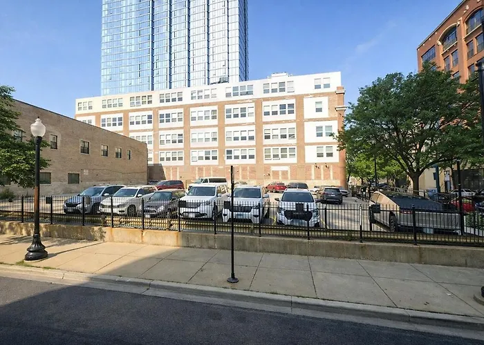 Appartement Modern 2br With Skyline View, Optional Parking & Gym Access Near Mccormick, Museum Campus, Grant Park & Soldier Field