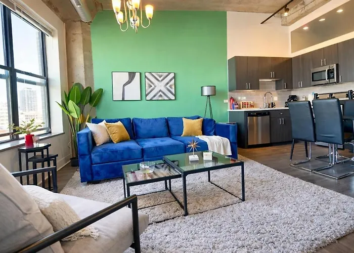 Modern 2br With Skyline View, Optional Parking & Gym Access Near Mccormick, Museum Campus, Grant Park & Soldier Field Appartement
