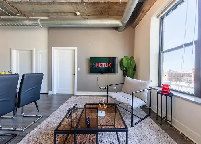 Appartement Modern 2br With Skyline View, Optional Parking & Gym Access Near Mccormick, Museum Campus, Grant Park & Soldier Field *